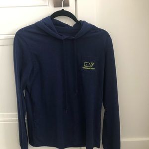 vineyard vines light sweatshirt